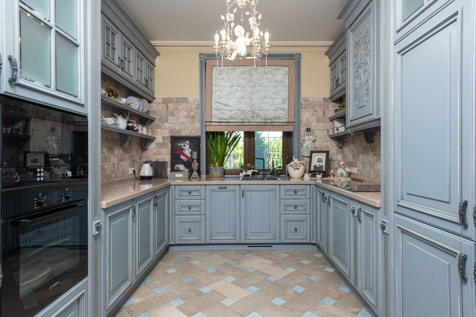 Custom kitchen cabinets fabrication